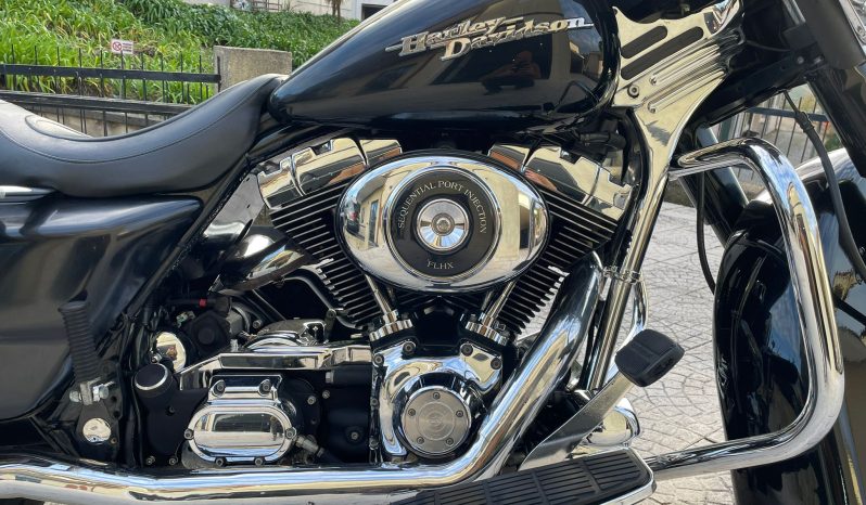 Harley Davidson Street Glide completo