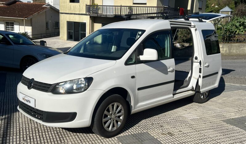 VW Caddy completo